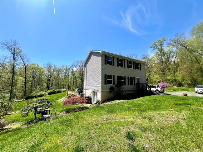 Building Photo - 3222 New Prospect Rd
