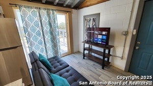 Building Photo - 560 Mountain Dr