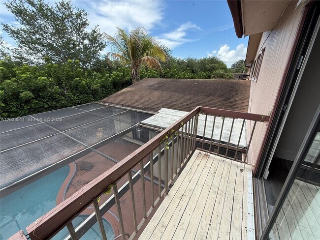 Building Photo - 4300 Landar Dr