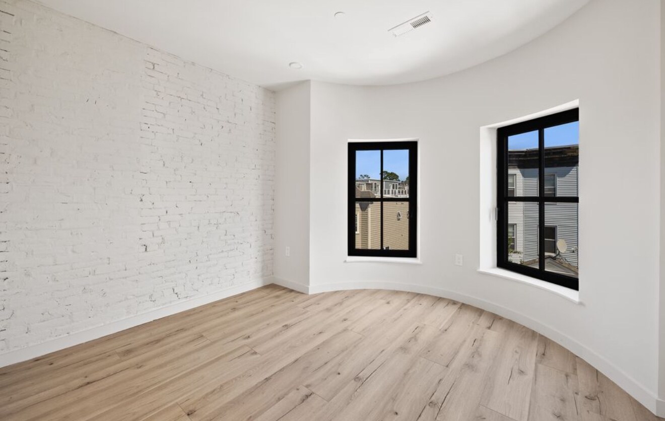 Building Photo - 17 Willow St