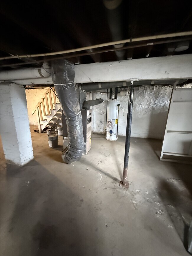 Building Photo - 501 Lyndhurst St