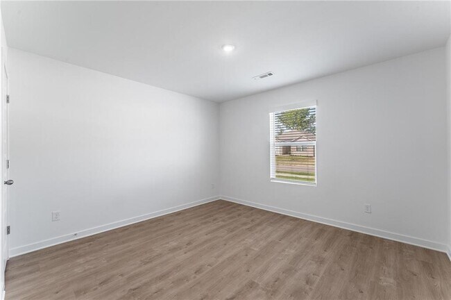 Building Photo - 540 Arizona St
