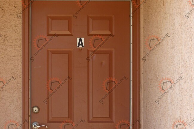 Building Photo - 905 Stanton Pl