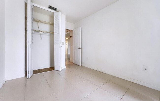 Building Photo - 1410 S Federal Hwy