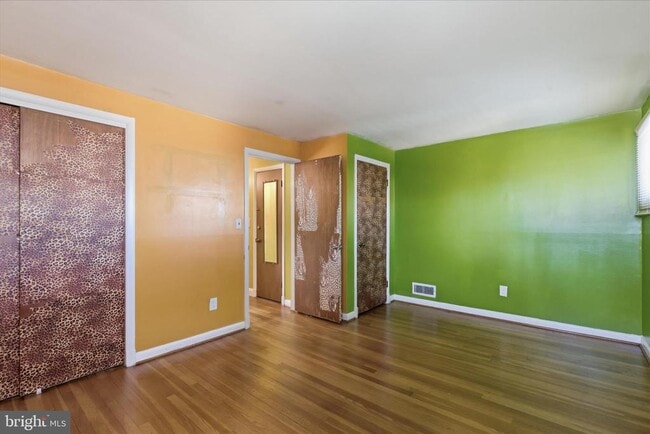 Building Photo - 2423 Harwood Rd