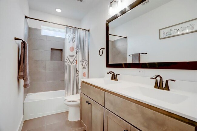 Building Photo - 3124 Somerset Levens Ln