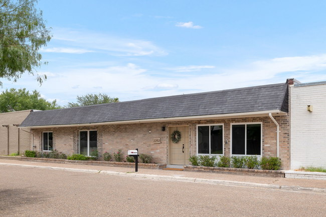 Building Photo - Beautiful Renovated Dream Home in Mission!