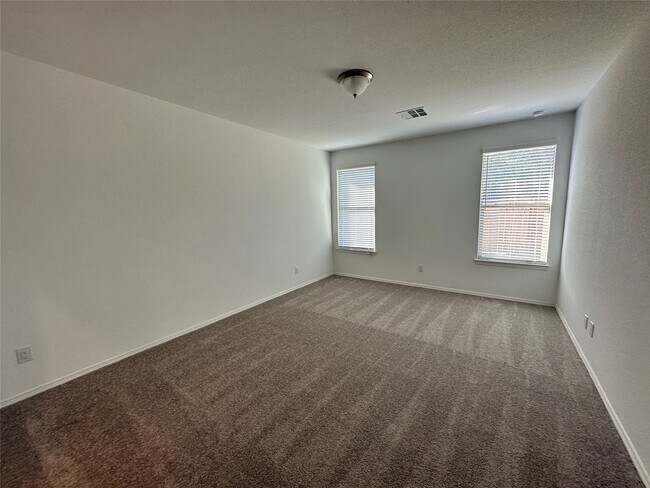 Building Photo - 16492 Moss Ln