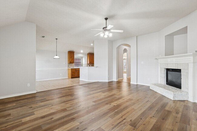 Building Photo - 10206 Pine Flats Dr