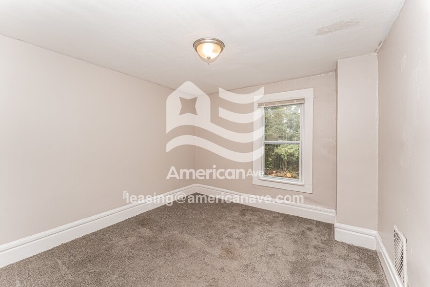 Building Photo - 460 Evers Ave