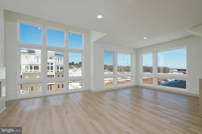 Building Photo - 710 Iron Frg Rd