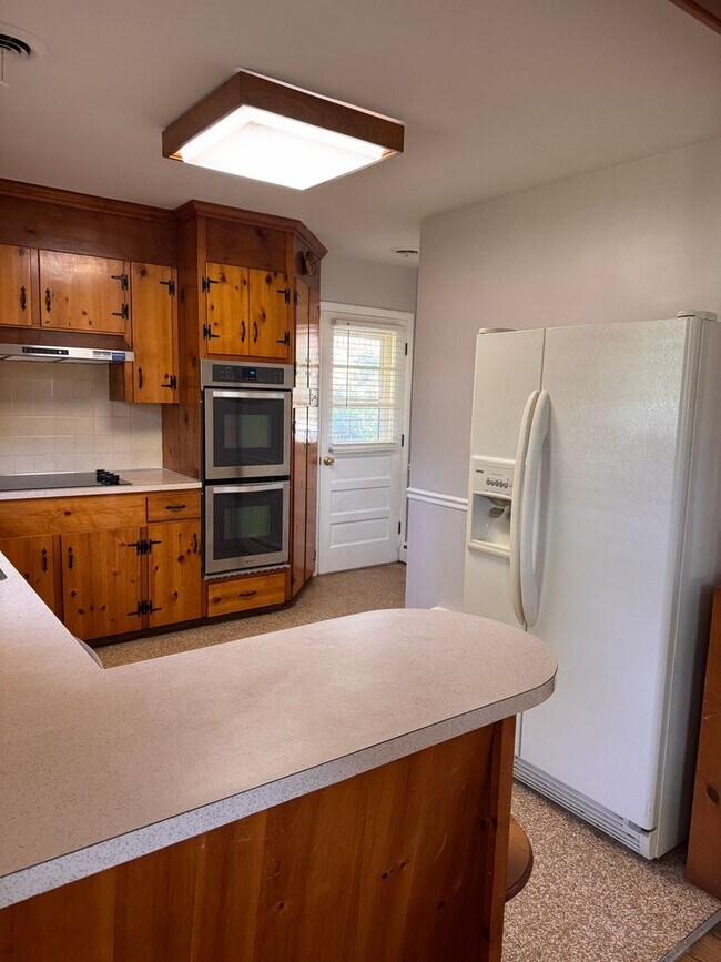 Building Photo - 104 Tanzalon Dr