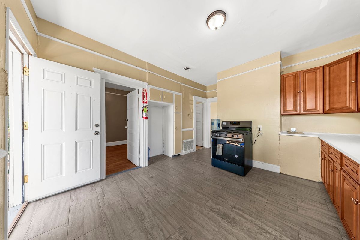 Building Photo - 359 Belmont Ave