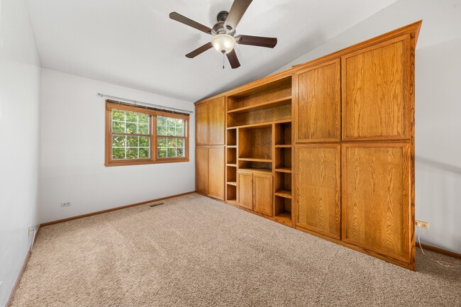 Building Photo - 104 S Knollwood Dr