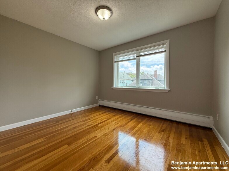 Building Photo - 50 Evergreen St