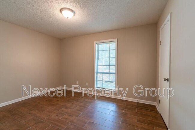 Building Photo - 4262 Sunnyslope Dr