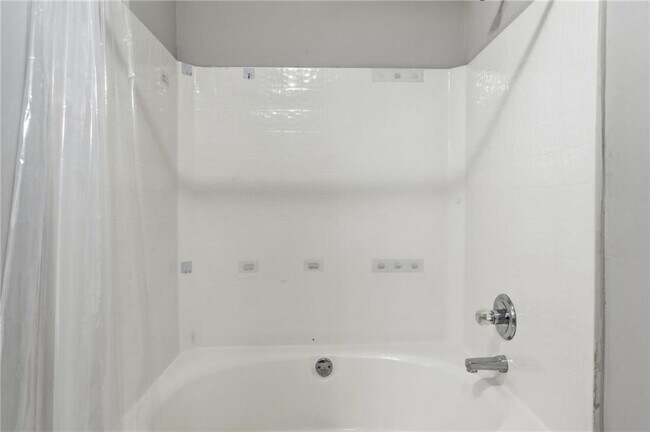 Building Photo - 62 Hanna Dr