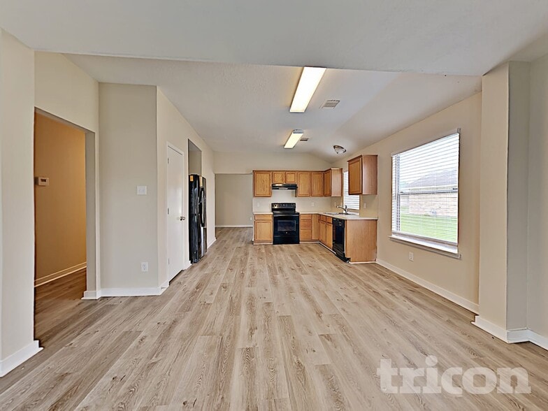 Building Photo - 16507 Lazy Ridge Rd