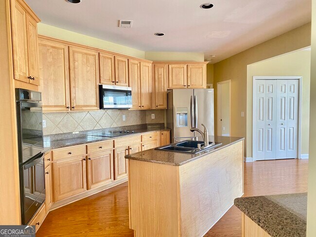 Building Photo - 1606 Cascade Overlook