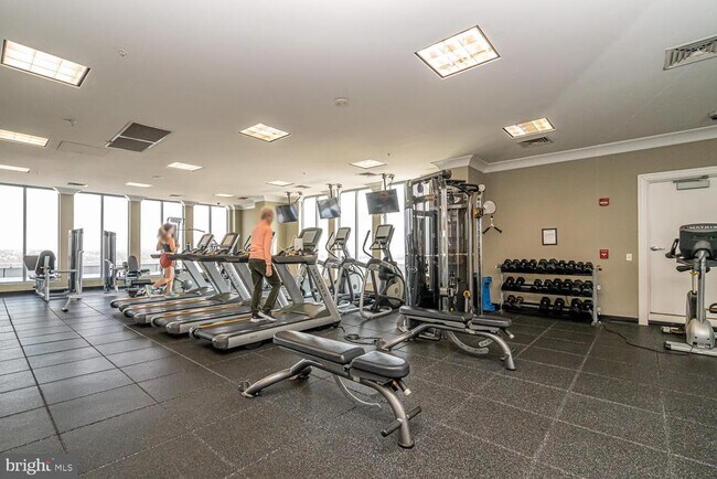 Building Photo - 851 N Glebe Rd