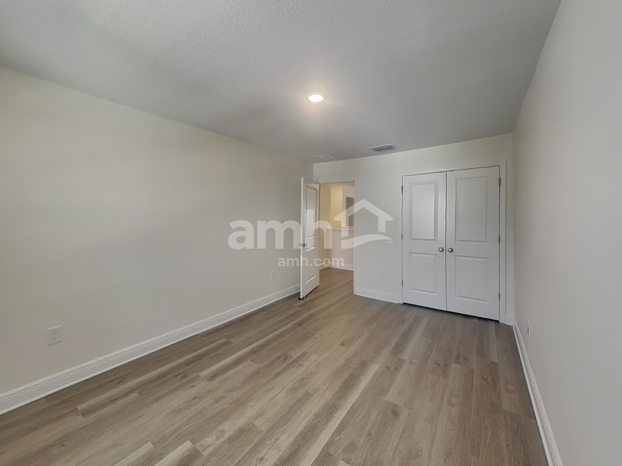 Building Photo - 5933 Sycamore Pl St