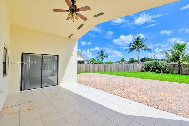 Building Photo - 3104 NW 109th Ave