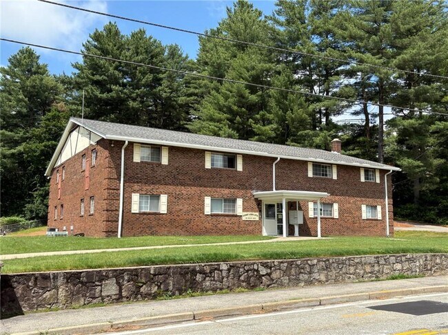 Primary Photo - 92 Dean Ave