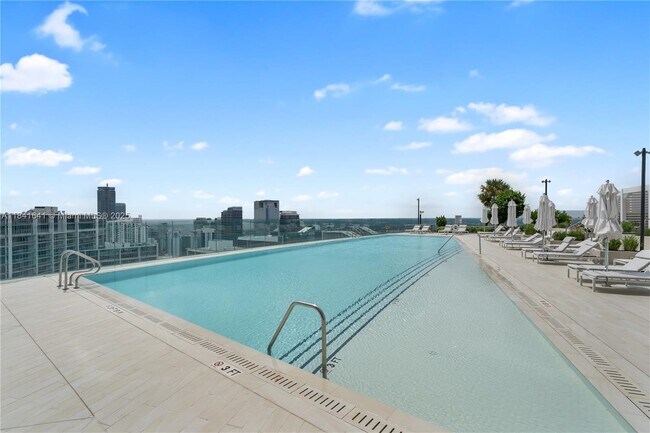 Building Photo - 300 Biscayne Blvd Way