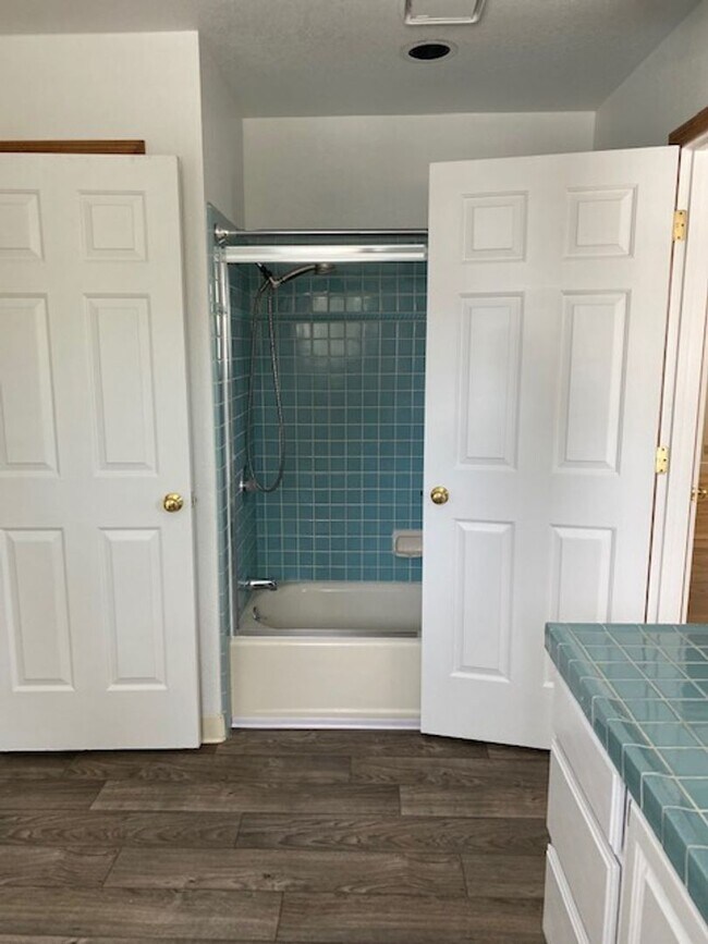 Building Photo - 3665 Cashill Blvd