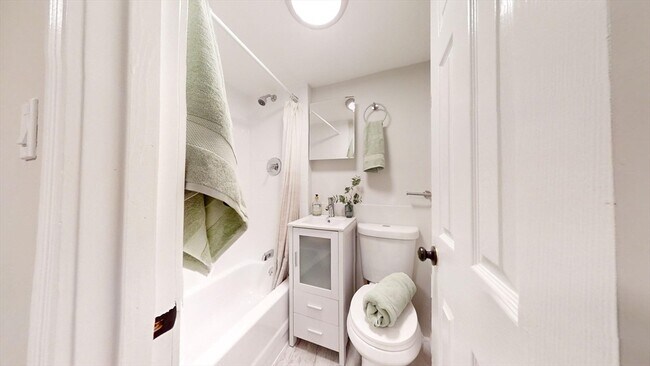 Building Photo - 227 R Western Ave