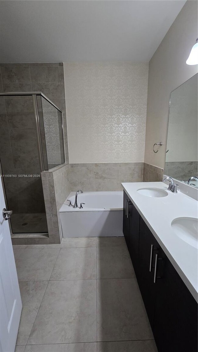 Building Photo - 10320 NW 70th Terrace