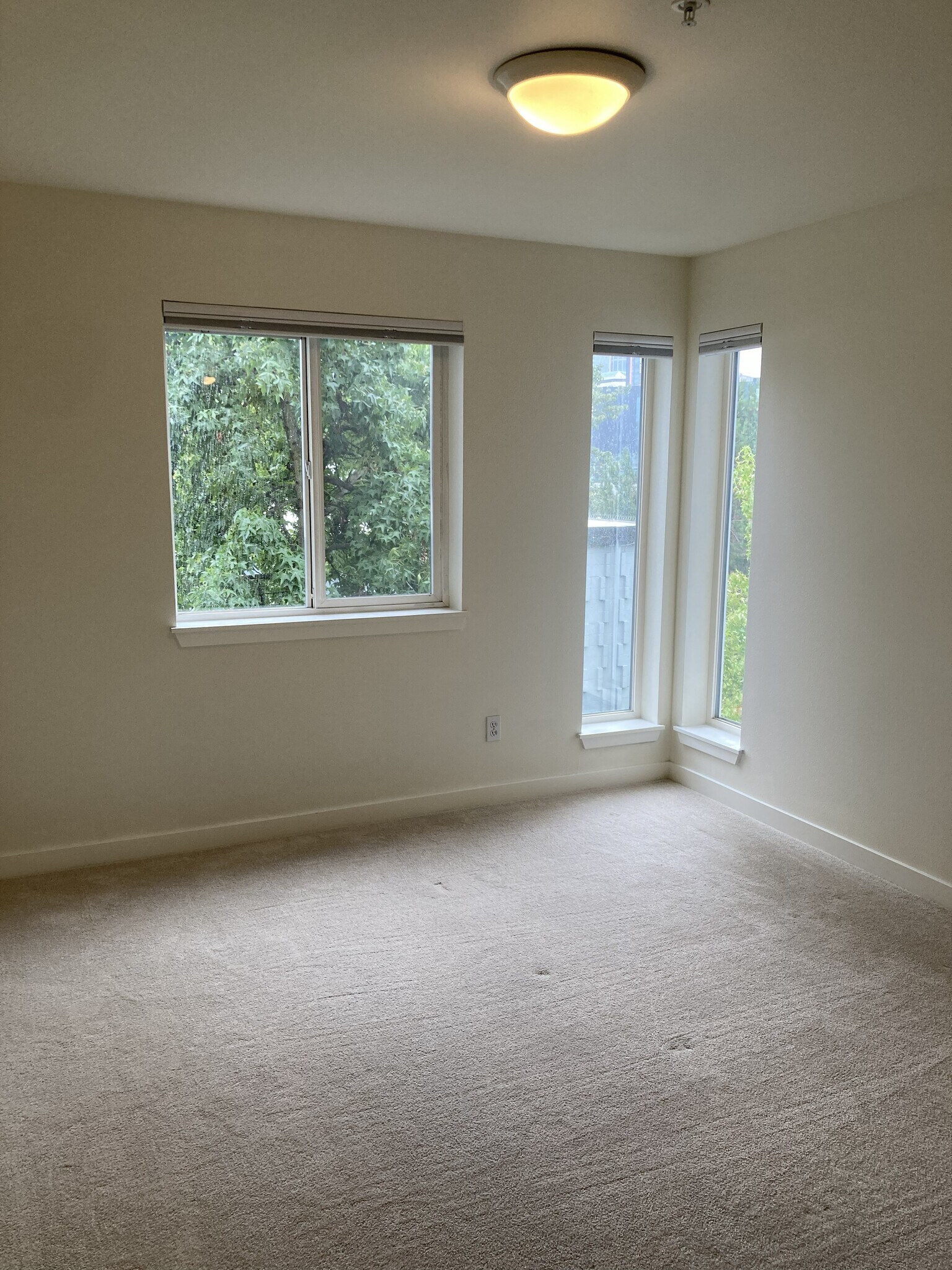 Building Photo - 1805 Bellevue Ave