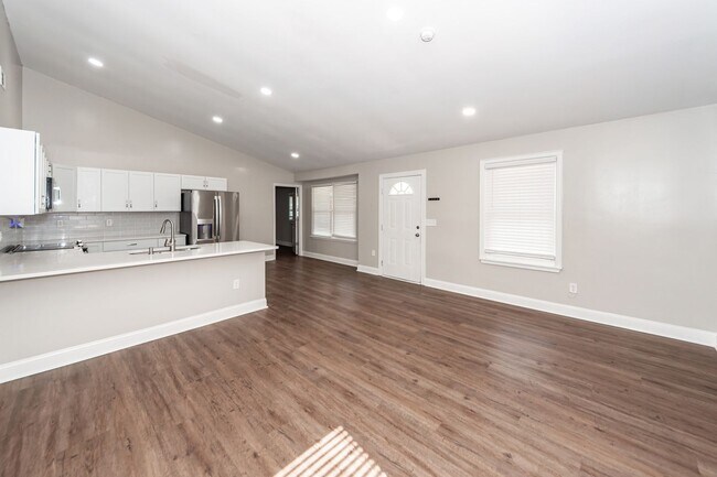 Building Photo - 3 Bedroom, 2 bathroom home in Moss Point - Ladson