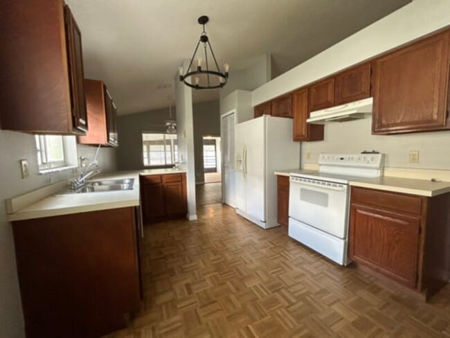 Building Photo - 3 bedroom home with fenced in yard in Winter Park