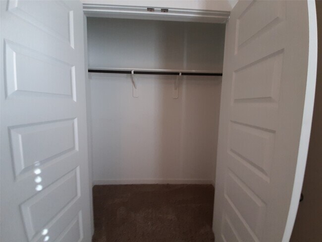 Building Photo - 9741 Grosbeak Ln