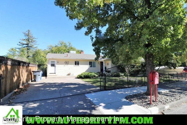 Building Photo - 3 br, 2 bath House - 1241 Almond Ave Top L...