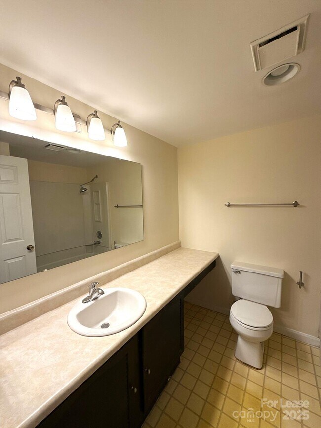 Building Photo - 6616 Wannamaker Ln