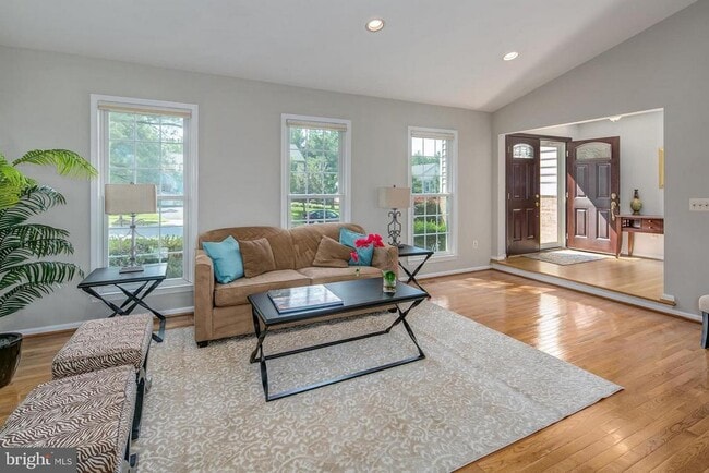 Building Photo - 26 Lily Pond Ct