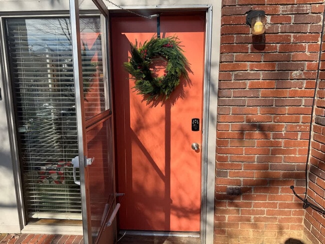 Building Photo - 157 W Holly Ridge Rd