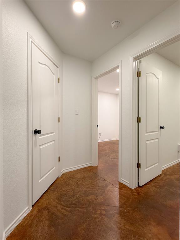 Building Photo - 430 Summit Ridge Dr N