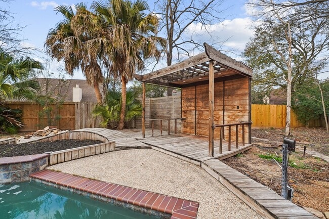 Building Photo - 2602 Cloverfield Ct