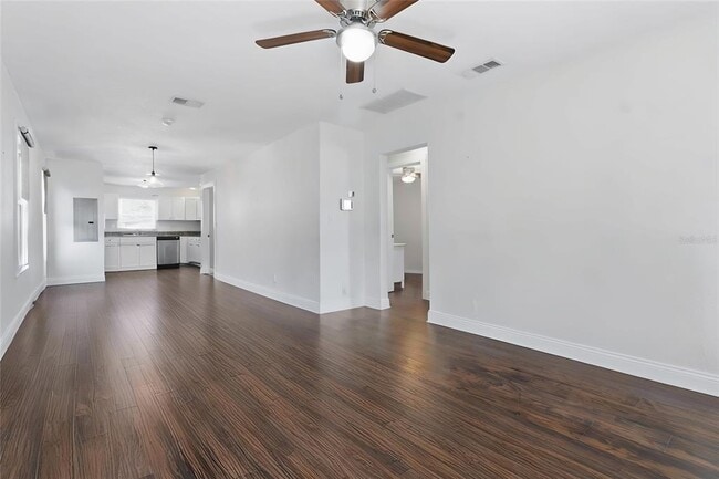 Building Photo - 469 38th Ave N