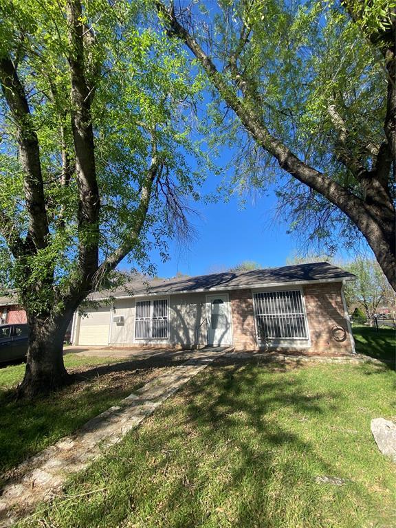 Building Photo - 2402 Dove Springs Dr