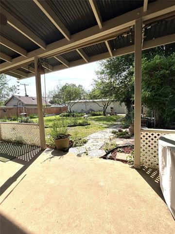 Building Photo - 861 Russell Ln