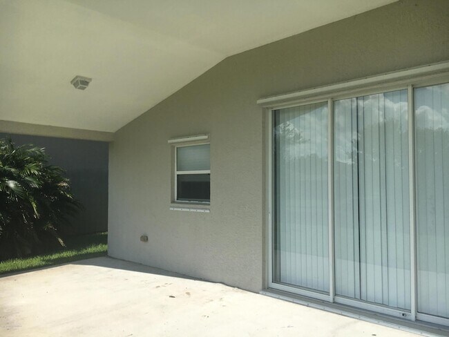 Building Photo - 3577 Hoofprint Dr