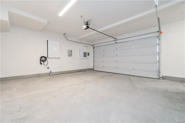 Building Photo - 478 lobata