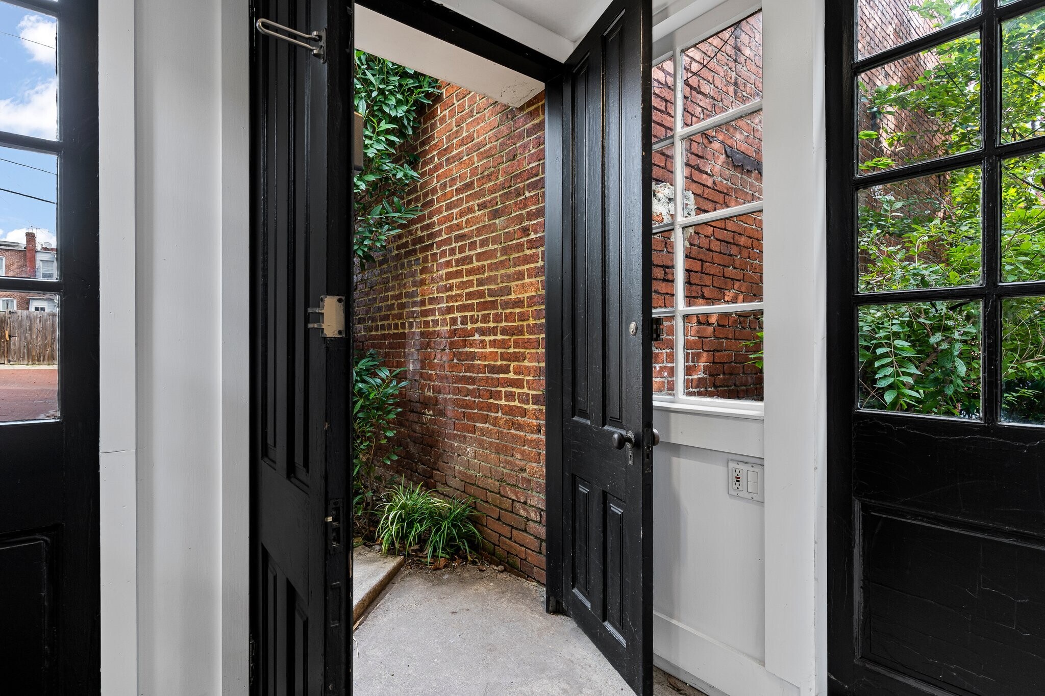 Building Photo - 1829 5th St NW
