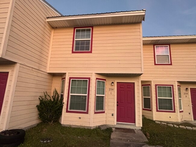 Building Photo - 256 N Berthe Ave