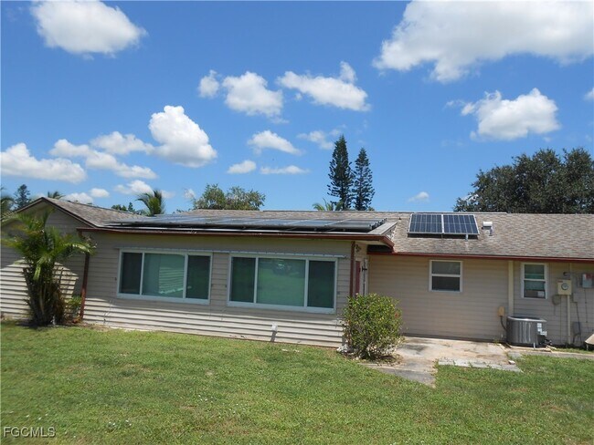Building Photo - 1406 Alwynne Dr S