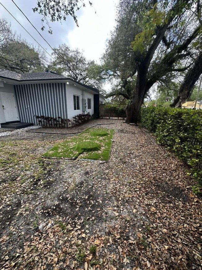 Building Photo - 9999 NW 23rd Ave